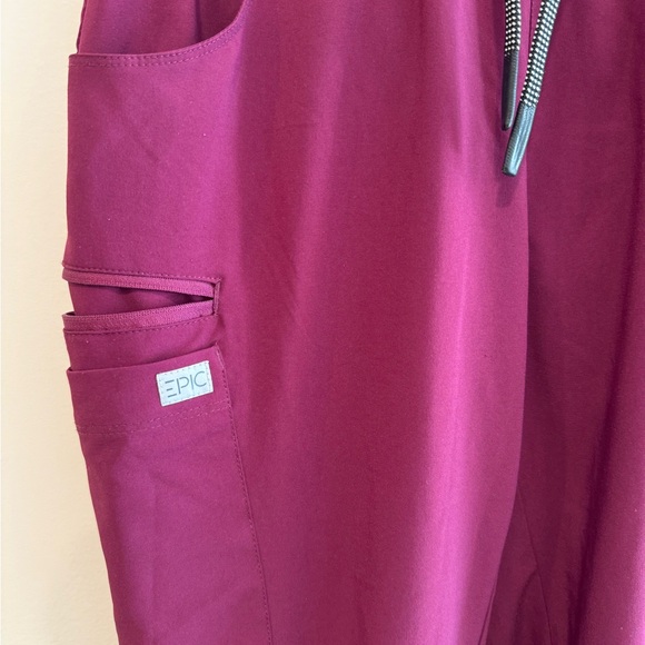 Epic MedWorks Maroon Jogger Scrubs Pants Size S - Picture 3 of 8